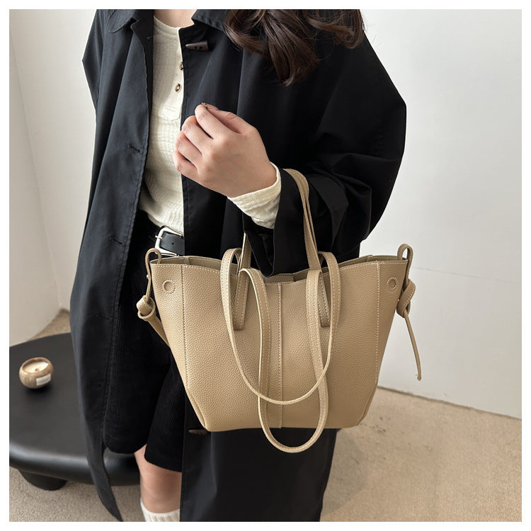 Kompakte Chic-Tote aus Kunstleder – stilvoll & alltagstauglich