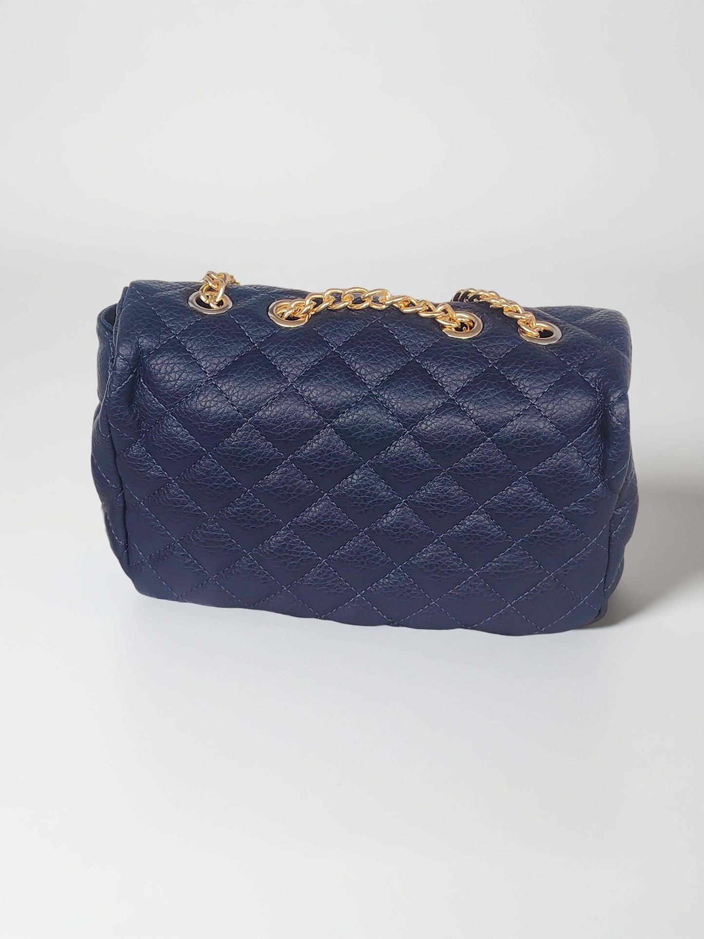 Klassische Umhängetasche mit Kettenriemen