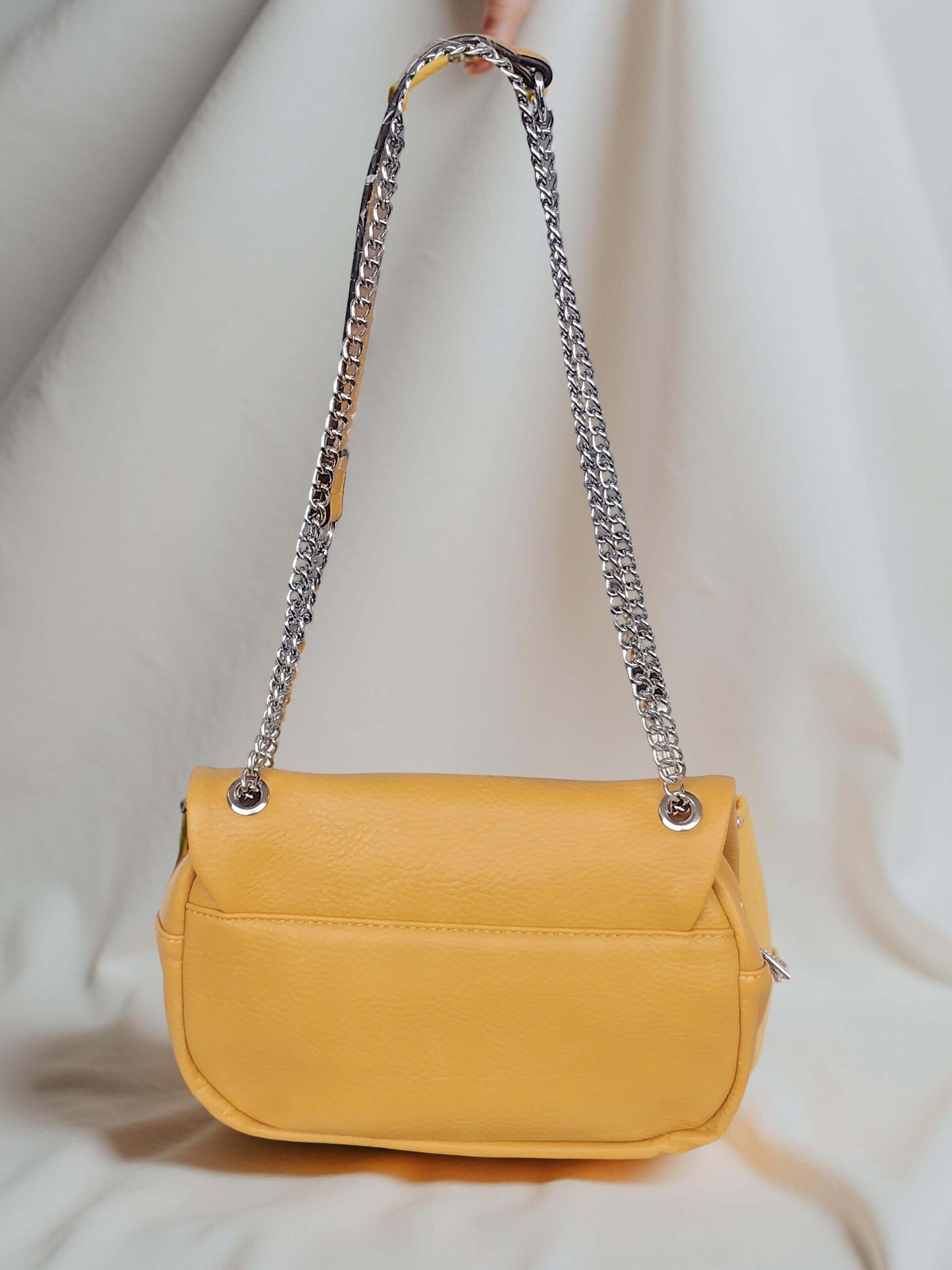 Damen Schultertasche mit Kettenhenkel – Gelb, Braun, Hellblau, Schwarz & Rot