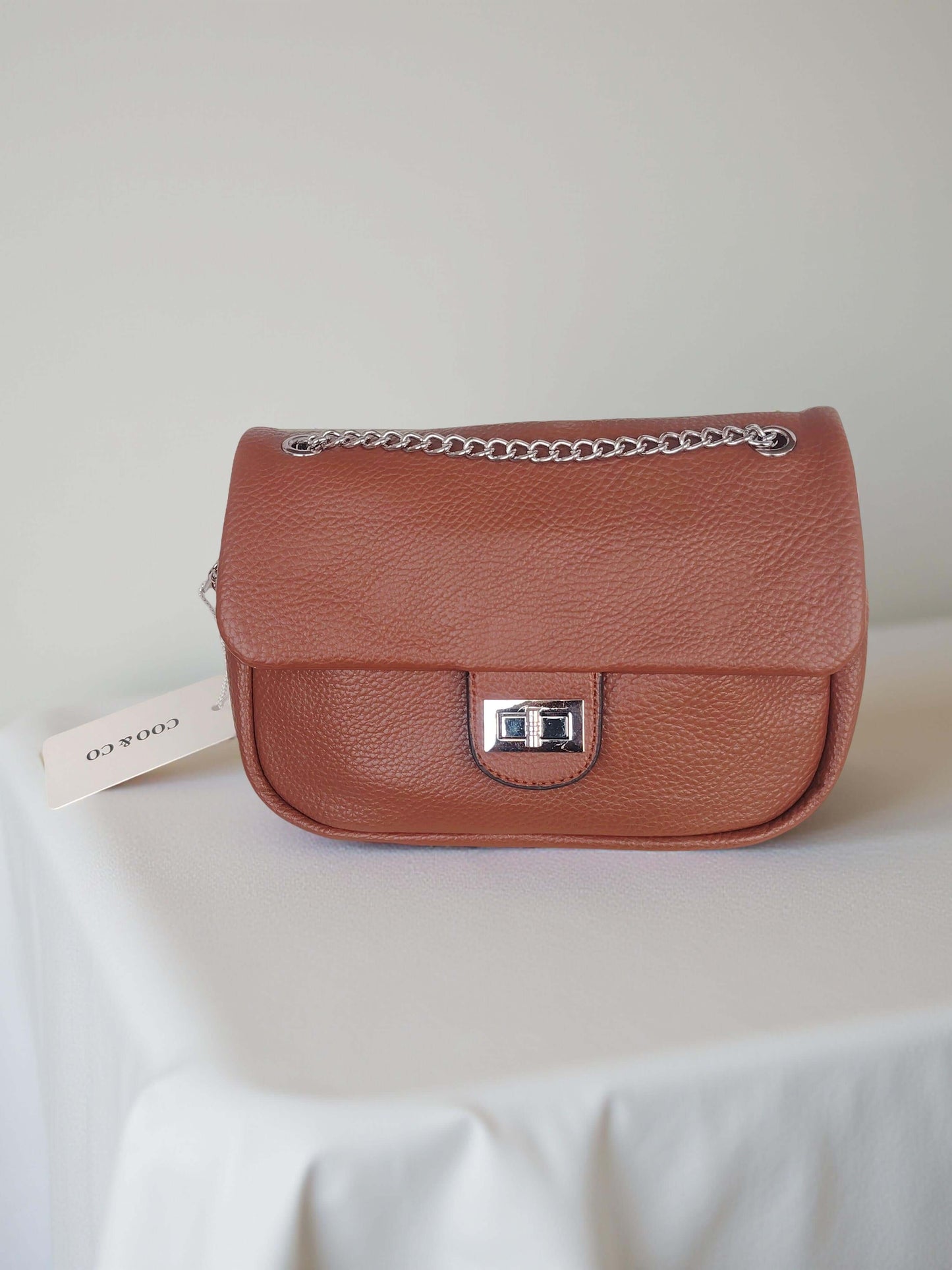 Damen Schultertasche mit Kettenhenkel – Gelb, Braun, Hellblau, Schwarz & Rot