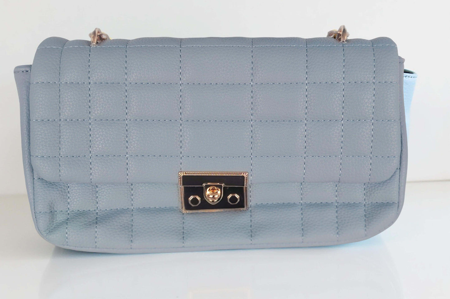 Elegante Umhängetasche mit Kettenverschluss