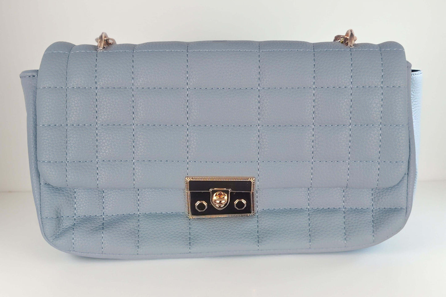 Elegante Umhängetasche mit Kettenverschluss