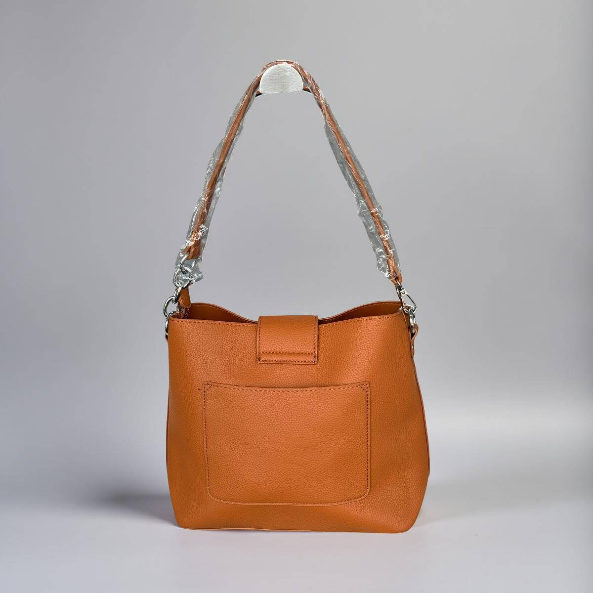 Schlichte Schultertasche mit breitem Trageriemen-in Babyblau, Weiß, Cognac, Rosé, Schwarz & Beige