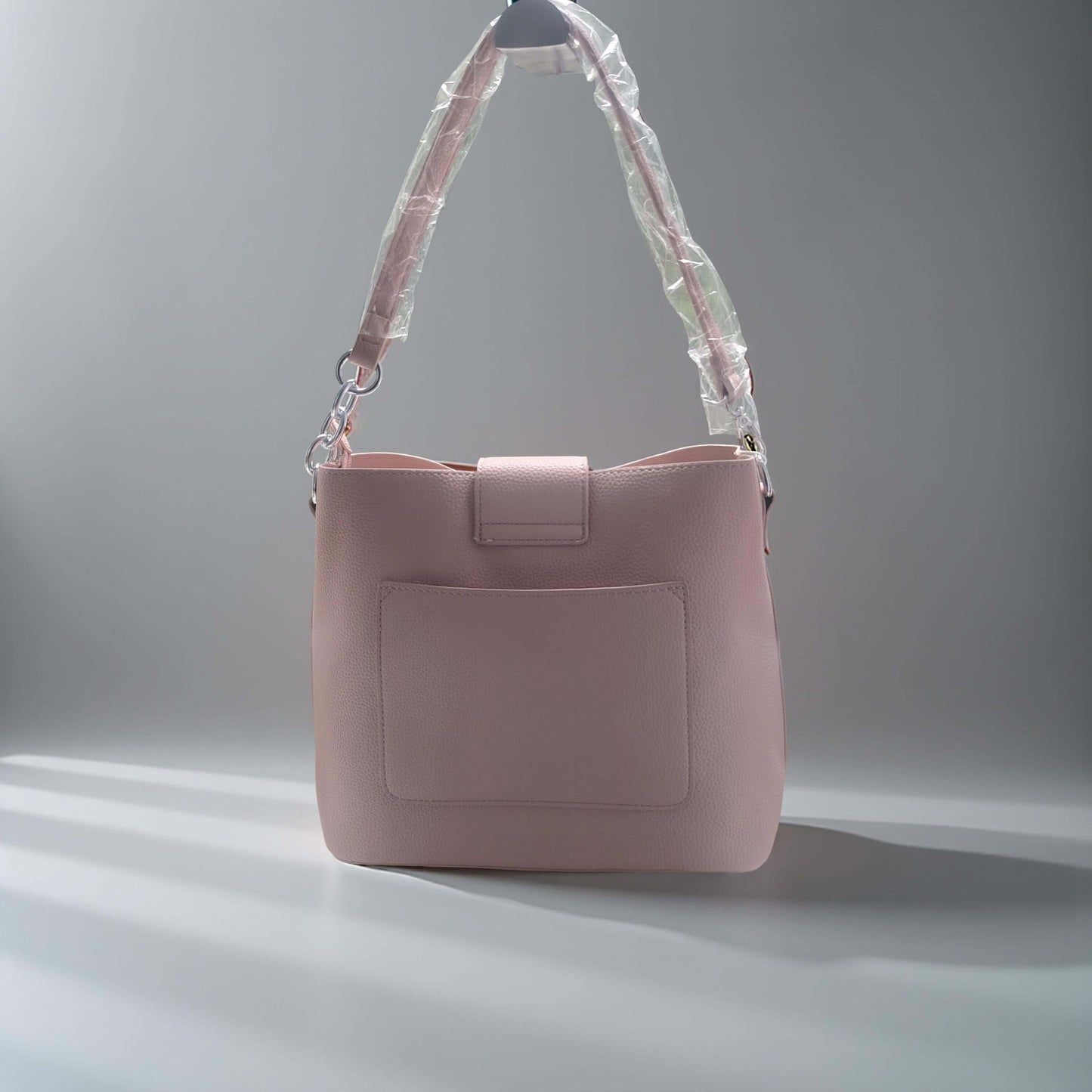 Schlichte Schultertasche mit breitem Trageriemen-in Babyblau, Weiß, Cognac, Rosé, Schwarz & Beige