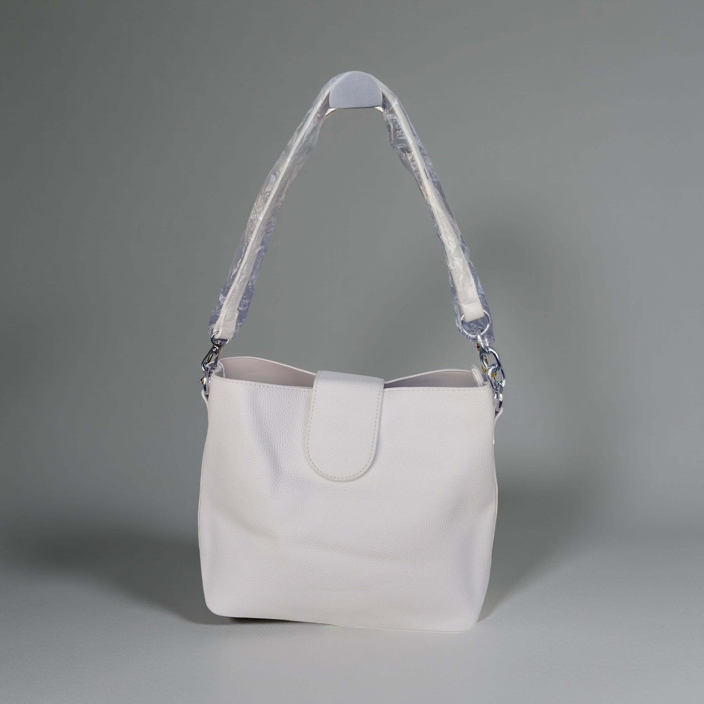 Schlichte Schultertasche mit breitem Trageriemen-in Babyblau, Weiß, Cognac, Rosé, Schwarz & Beige