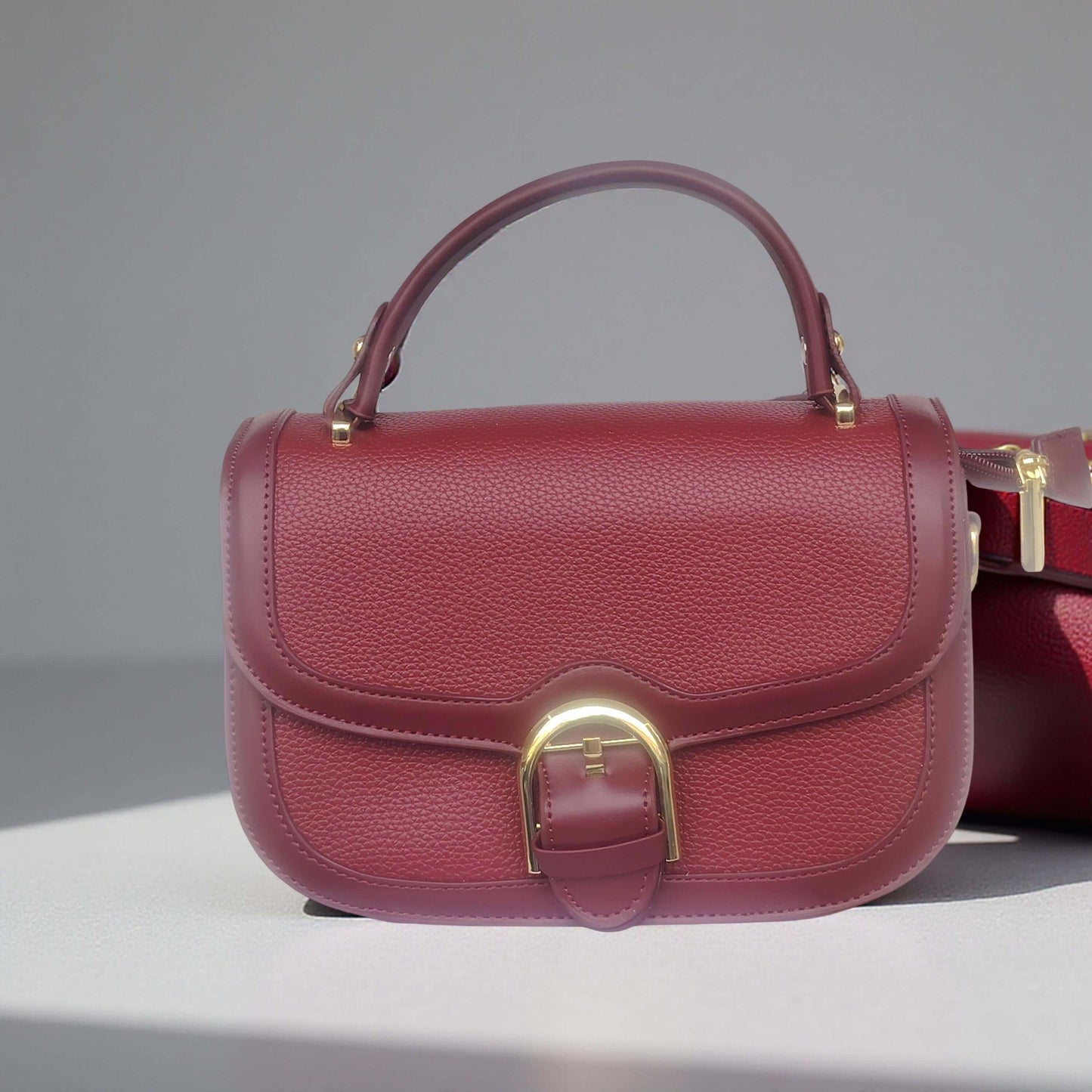 Elegante Umhängetasche mit goldener Schnalle – in Grün, Blau, Bordeaux, Cognac & Beige